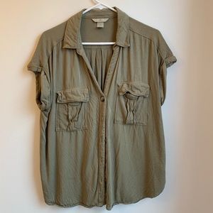 H&M green button down